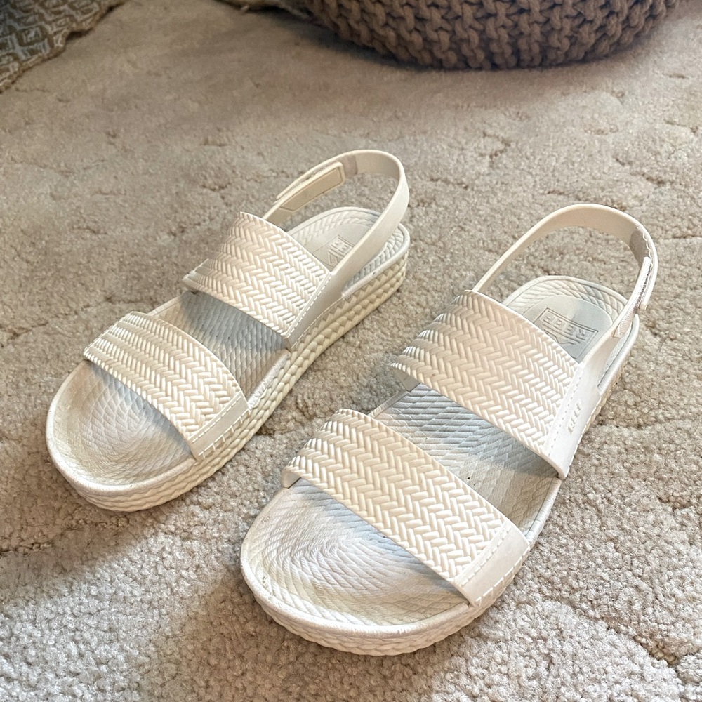 Reef white rubber sandals with Velcro size 9